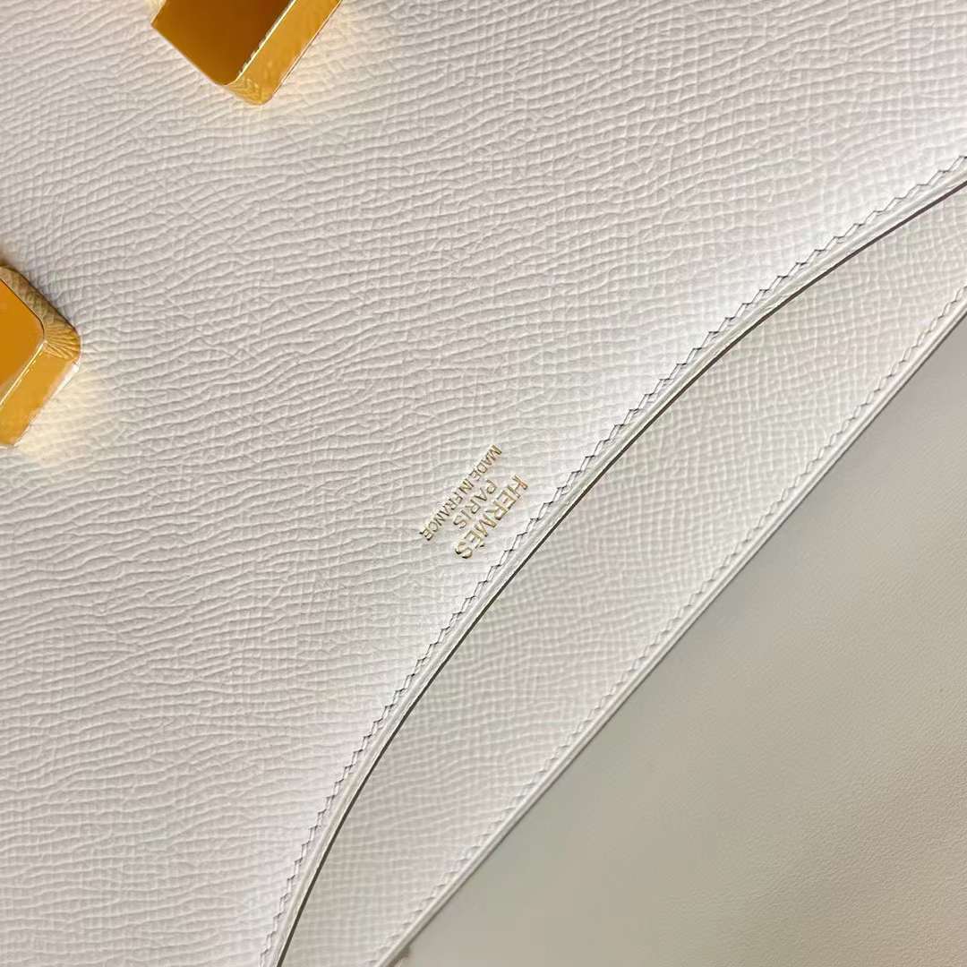 Hermès（爱马仕）Constance 空姐包 Epsom Ck10 奶昔白 金扣 24cm 全手工蜡线缝制 Ghw