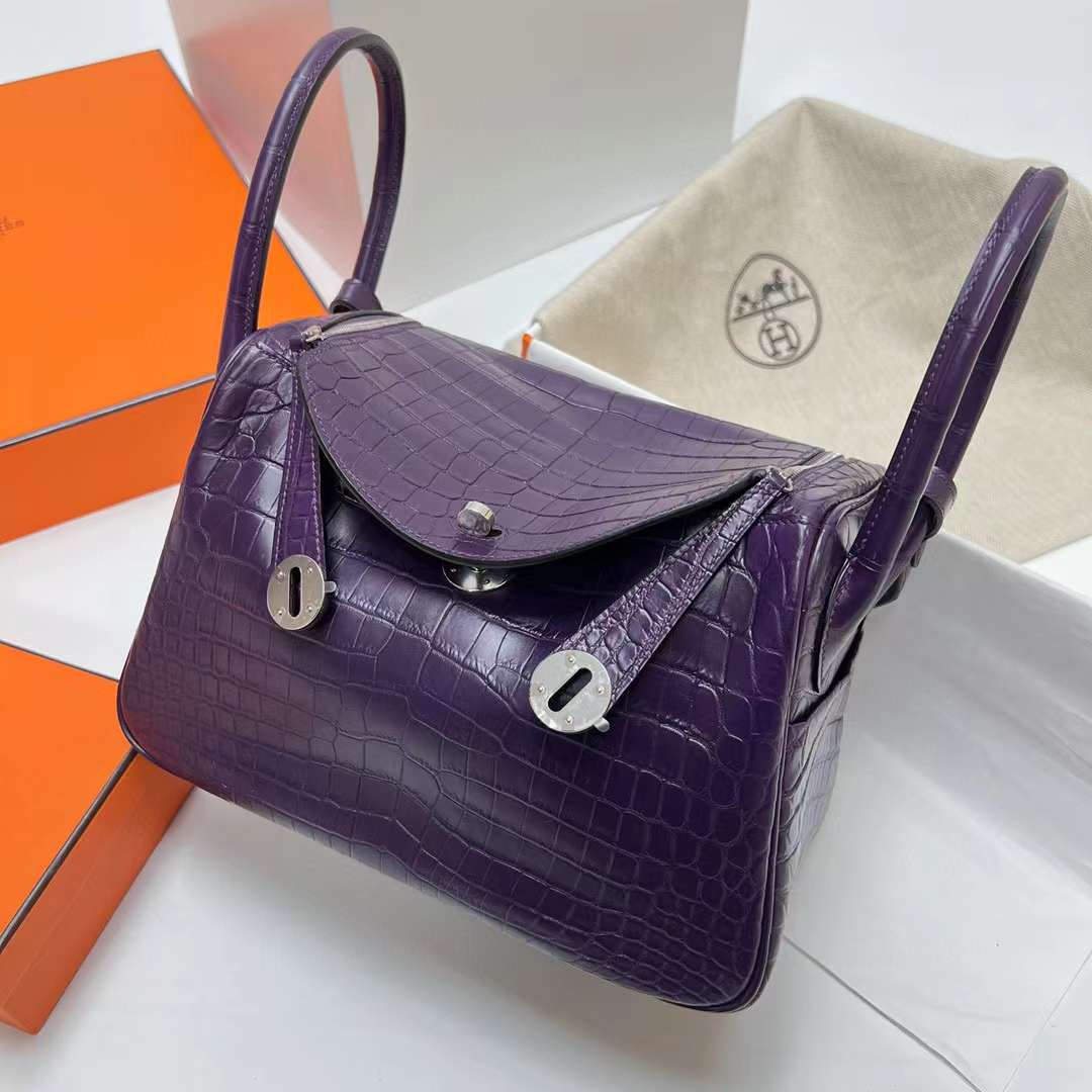 Hermès（爱马仕）Lindy 琳迪包 雾面尼罗鳄鱼 Matte Nilo Crocodile Ck95 葡萄紫 银扣 26cm 全手工蜡线缝制 Phw