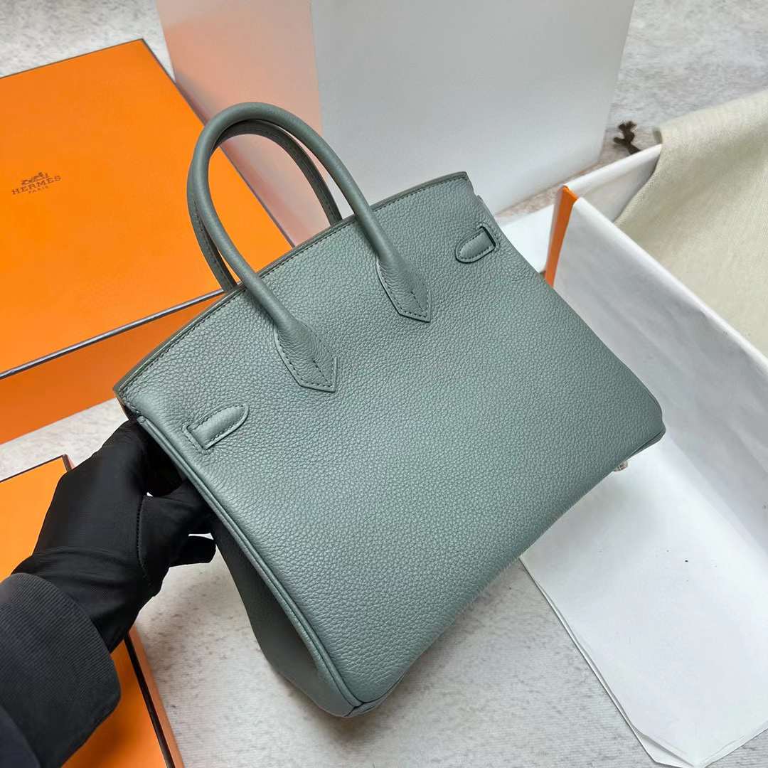 Hermès（爱马仕）Birkin 铂金包 Togo皮 Cc63 杏绿色 银扣 25cm 全手工蜡线缝制 Phw