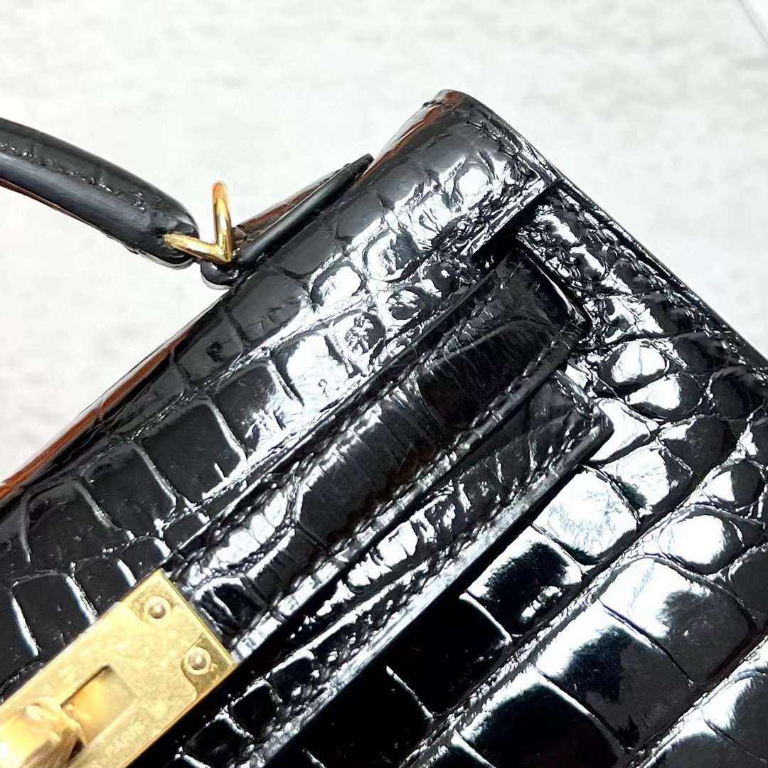 Hermès（爱马仕）Mini Kelly 迷你凯莉 亮面美洲鳄鱼 Shiny Alligator Crocodile Ck89 黑色 金扣 19cm 全手工蜡线缝制 Ghw