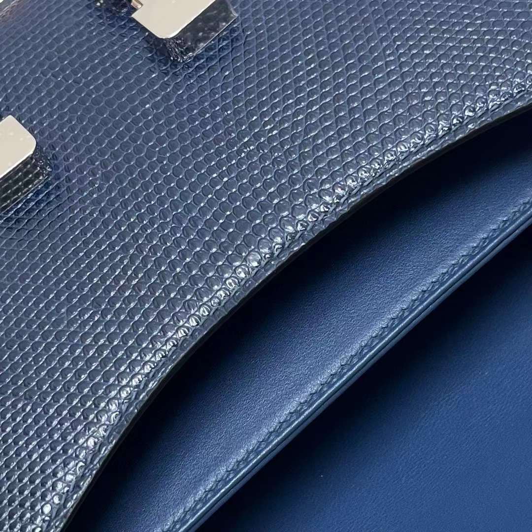 Hermès（爱马仕）Constance 康康 Lizard 进口蜥蜴皮 7L 马耳他蓝 银扣 19cm 全手工蜡线缝制 Phw