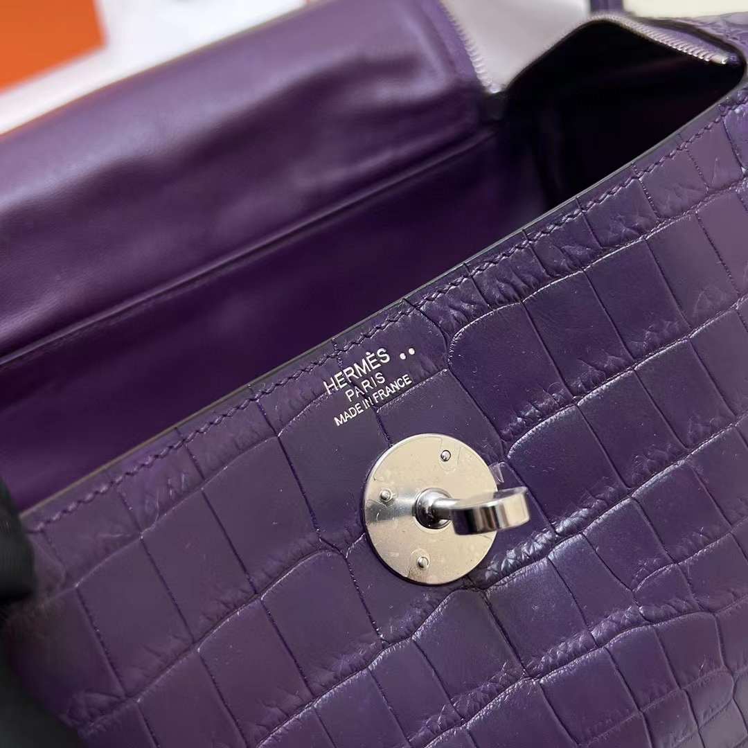 Hermès（爱马仕）Lindy 琳迪包 雾面尼罗鳄鱼 Matte Nilo Crocodile Ck95 葡萄紫 银扣 26cm 全手工蜡线缝制 Phw