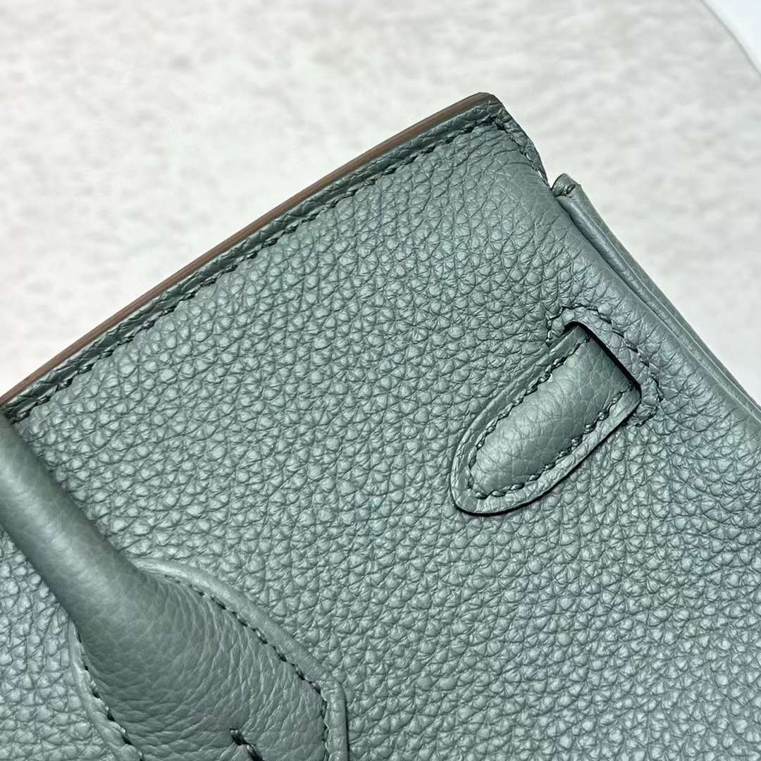 Hermès（爱马仕）Birkin 铂金包 Togo皮 Cc63 杏绿色 银扣 25cm 全手工蜡线缝制 Phw