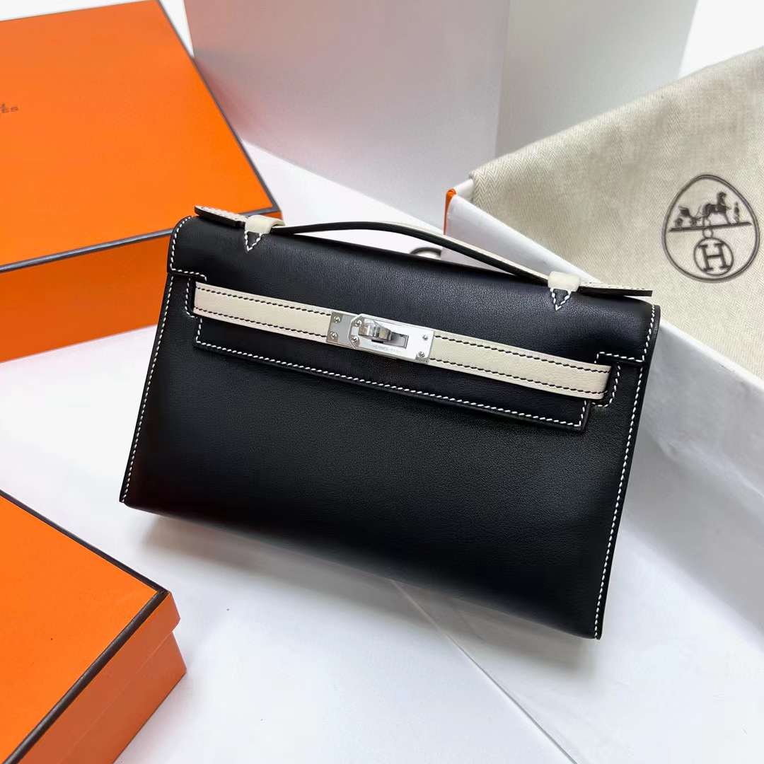 Hermès（爱马仕）Mini Kelly Pochette Swift Ck89 黑色 拼 Ck10 奶昔白 银扣 22cm 全手工蜡线缝制 Phw