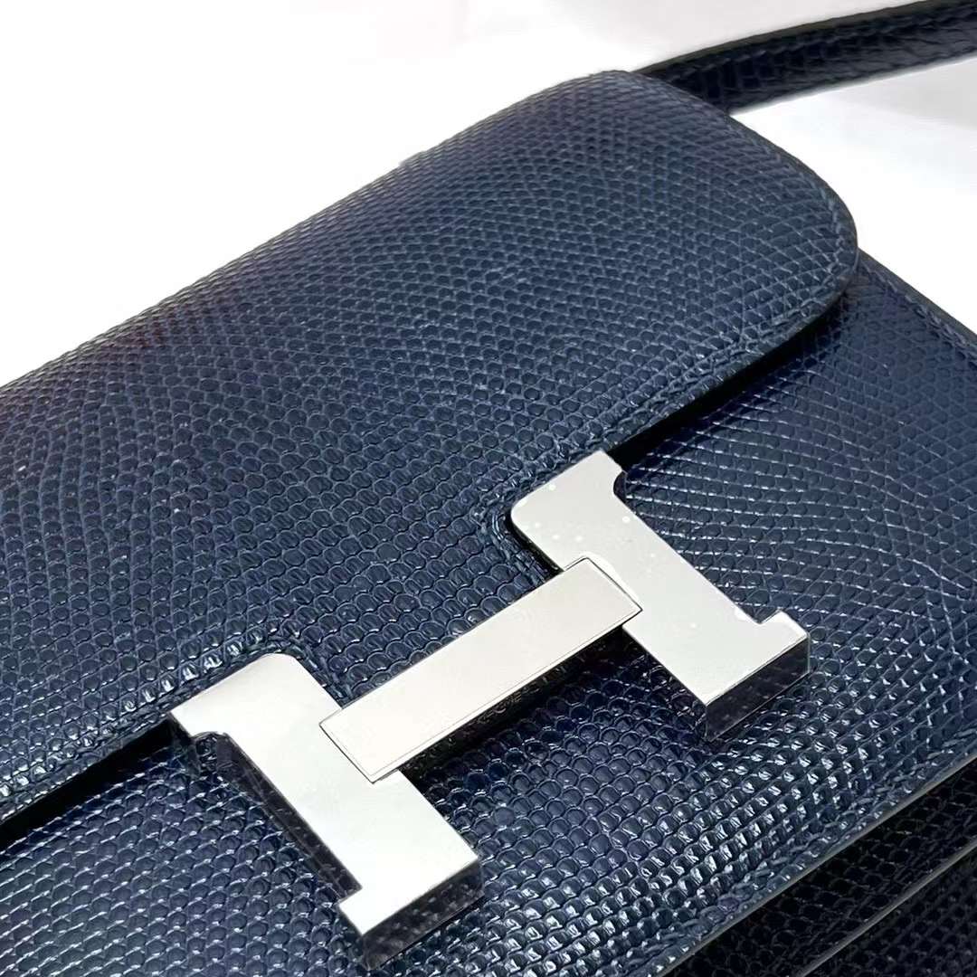 Hermès（爱马仕）Constance 康康 Lizard 进口蜥蜴皮 7L 马耳他蓝 银扣 19cm 全手工蜡线缝制 Phw