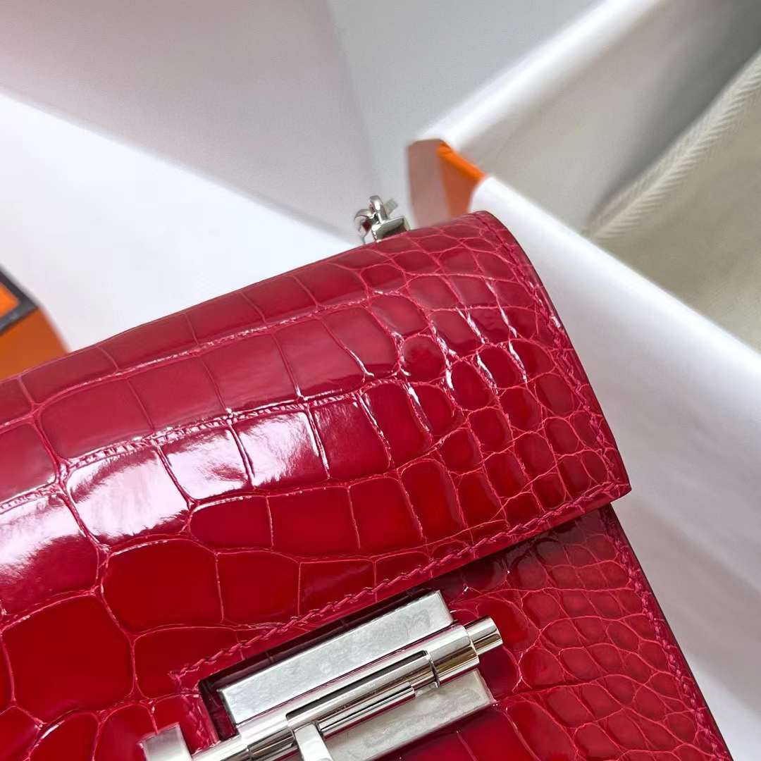 Hermès（爱马仕）Verrou 机枪包 亮面美洲鳄鱼 Ck95 法拉利红 银扣 17.5cm 全手工蜡线缝制 Phw