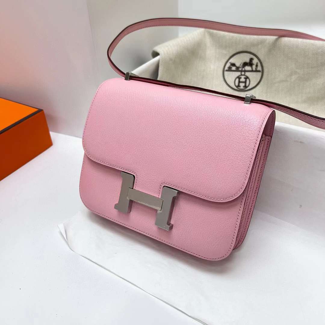 Hermès（爱马仕）Constance 空姐包 Chevre 进口山羊皮 3Q 新粉色 银扣 19cm 全手工蜡线缝制 Phw