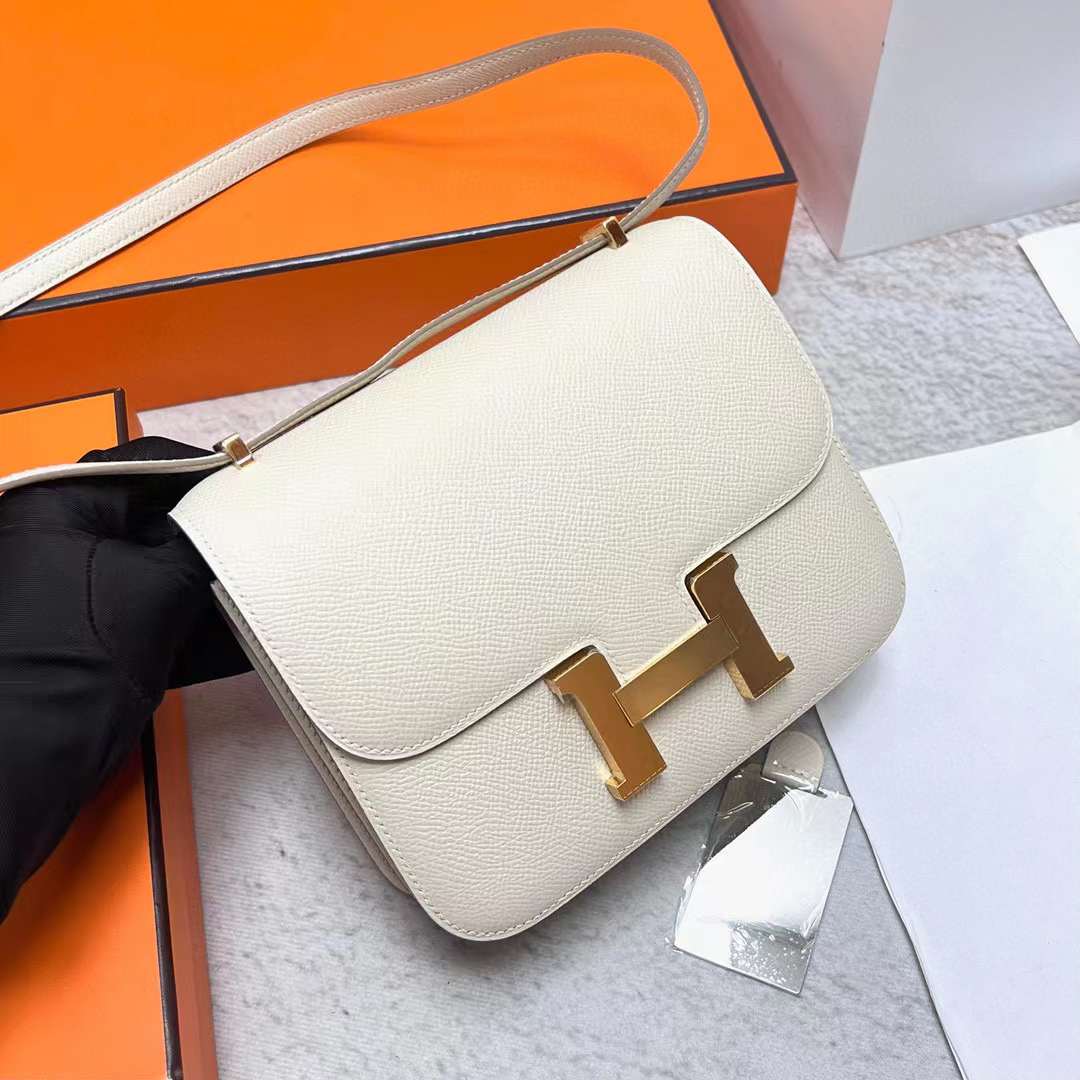 Hermès（爱马仕）Constance 康斯坦斯 19-1 Epsom Ck10 奶昔白 金扣 19cm 全手工蜡线缝制 Ghw