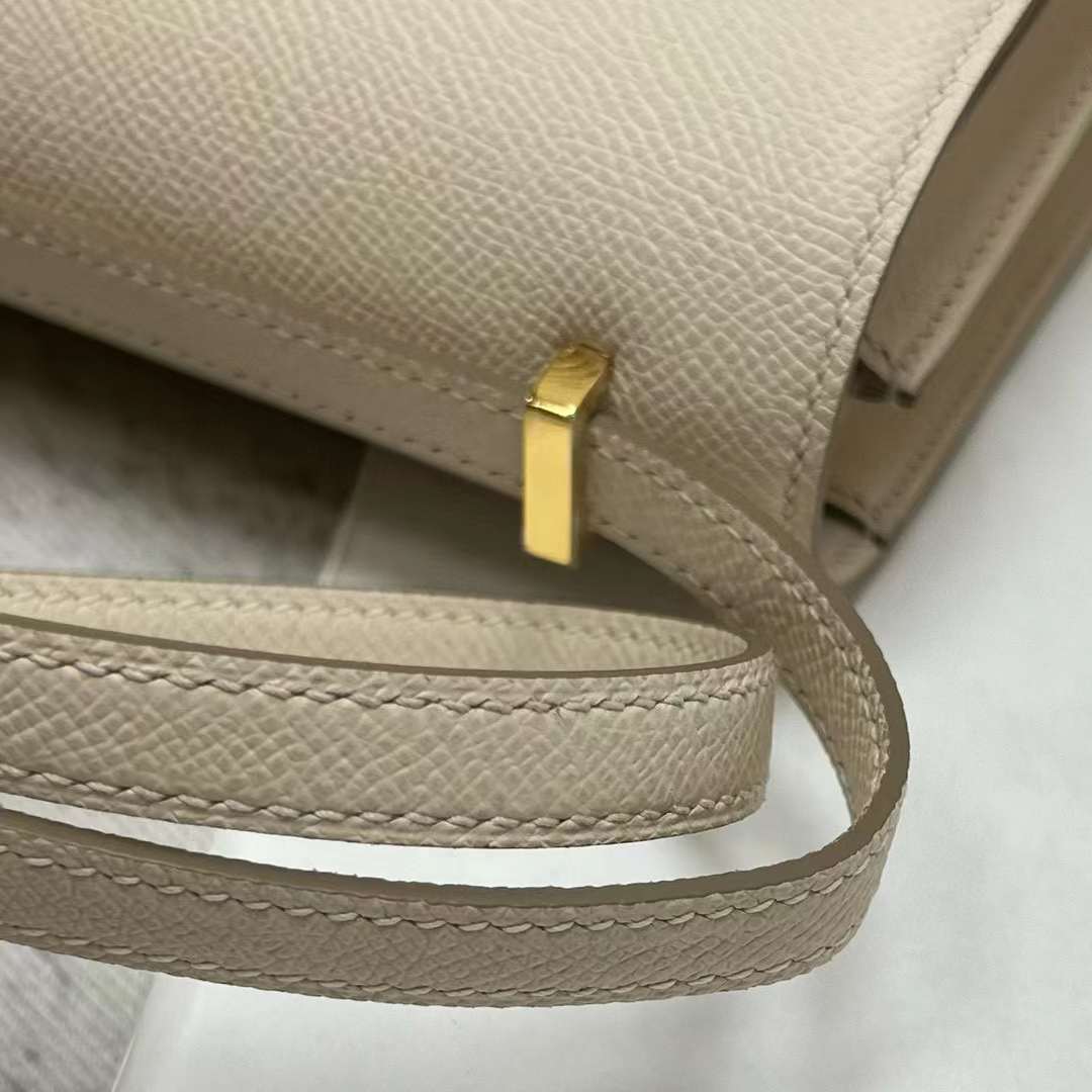 Hermès（爱马仕）Constance 空姐包 Epsom Ck10 奶昔白 金扣 19cm 全手工蜡线缝制 Ghw