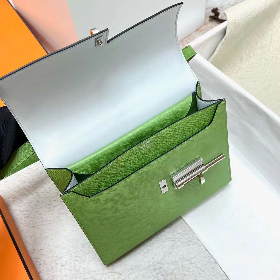 Hermès（爱马仕）Verrou 机枪包 Epsom i3 牛油果绿 内拼 T0 雾蓝色 银扣 21cm 全手工蜡线缝制 Phw