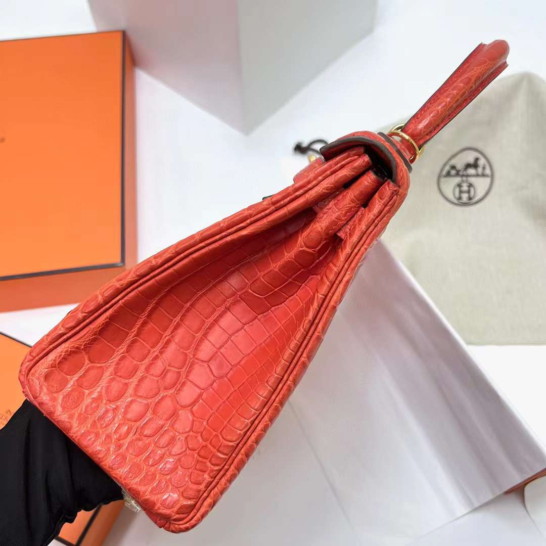 Hermès（爱马仕）Kelly 凯莉包 雾面尼罗鳄鱼 Matte Nilo Crocodile 9T 火焰橙 金扣 28cm 全手工蜡线缝制 Ghw