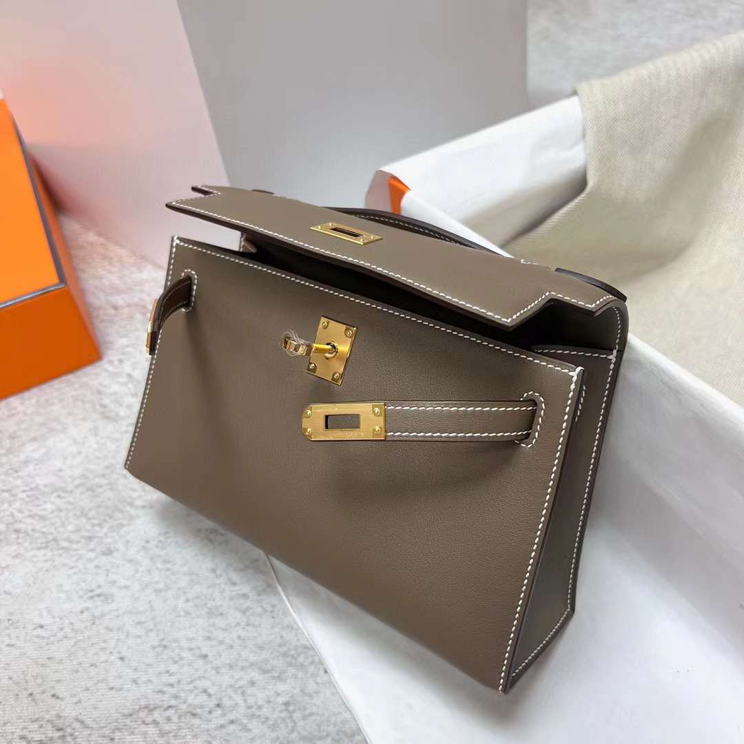 Hermès（爱马仕）Mini Kelly Pochette Swift Ck18 大象灰 金扣 22cm 全手工蜡线缝制 Ghw