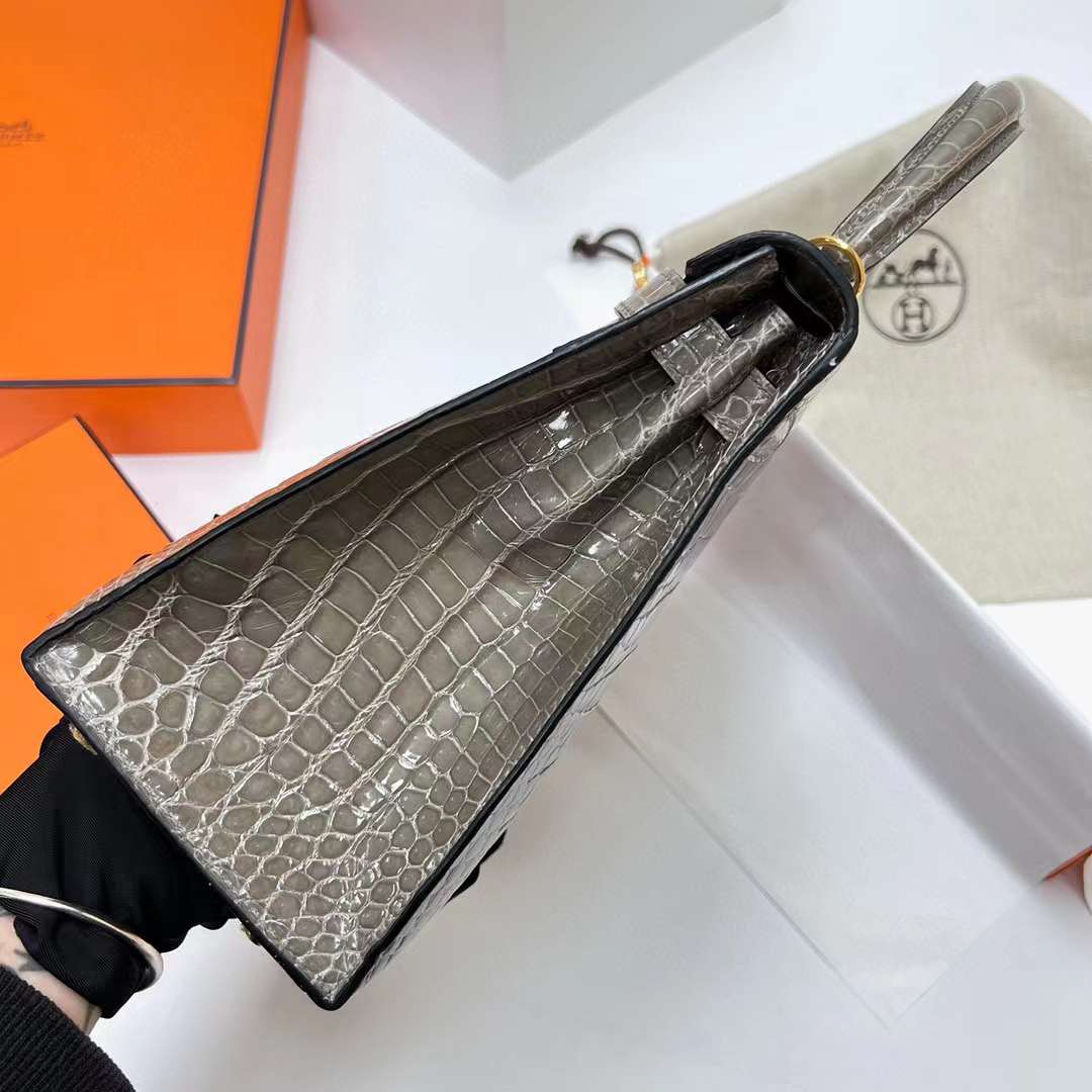 Hermès（爱马仕）Kelly 凯莉包 亮面倒v澳洲湾鳄 Shiny Porosus Crocodile Ck81 斑鸠灰 金扣 28cm 全手工蜡线缝制 Ghw