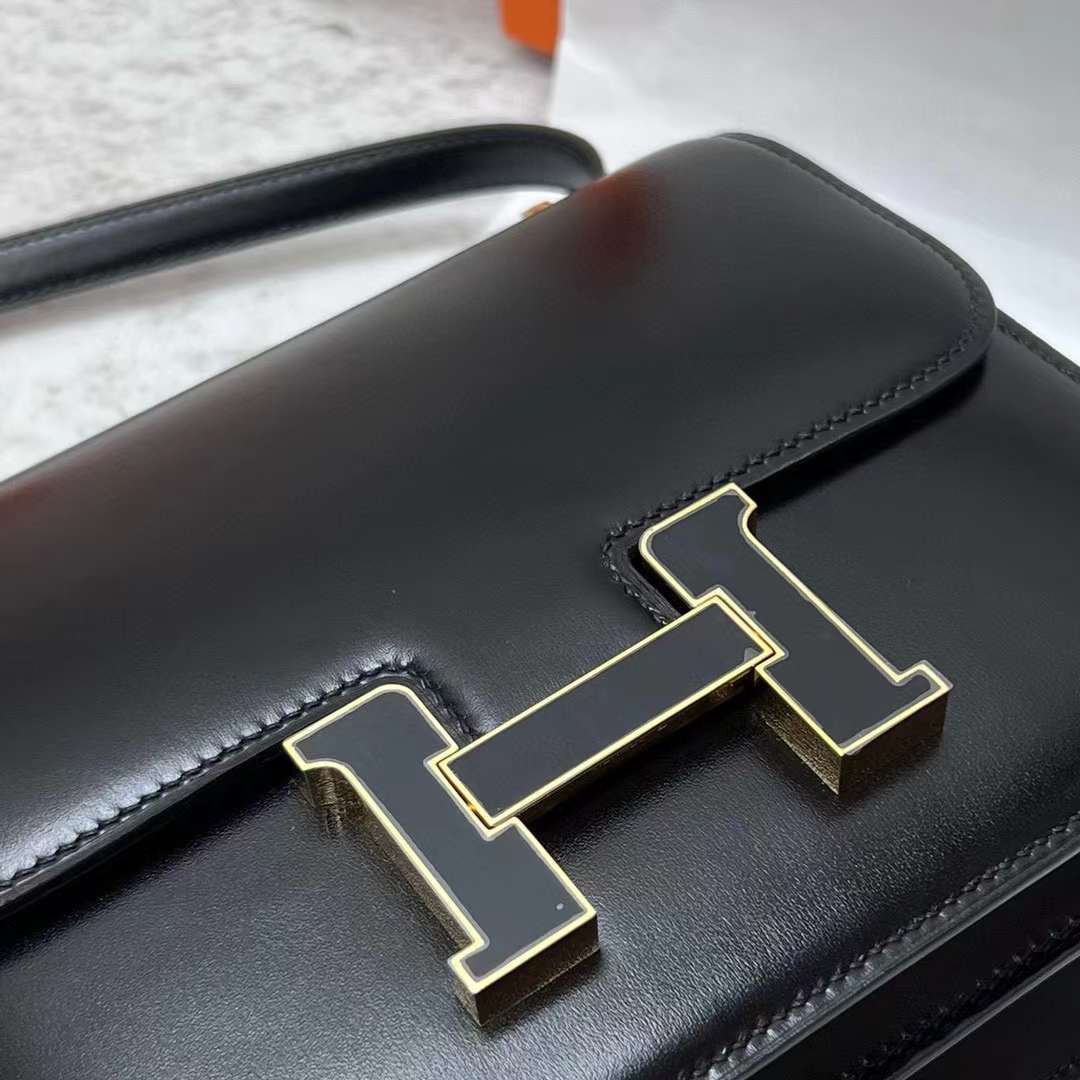 Hermès（爱马仕）Constance 空姐包 Boxcalf Ck89 黑色 珐琅扣 19cm 全手工蜡线缝制 Ghw