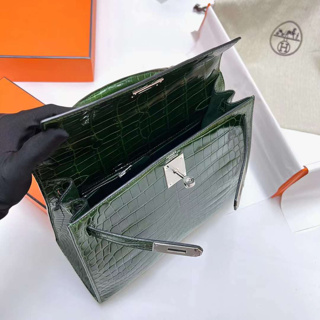 Hermès（爱马仕）Kelly 凯莉包 亮面尼罗鳄鱼皮 Shiny Nilo Crocodile 丛林绿 银扣 28cm 全手工蜡线缝制 Phw