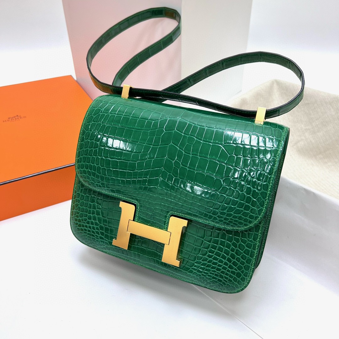 Hermès（爱马仕）Constance 空姐包 Crocodile shiny 亮面鳄鱼皮 仙人掌绿 金扣 GHW 24cm 顶级手缝