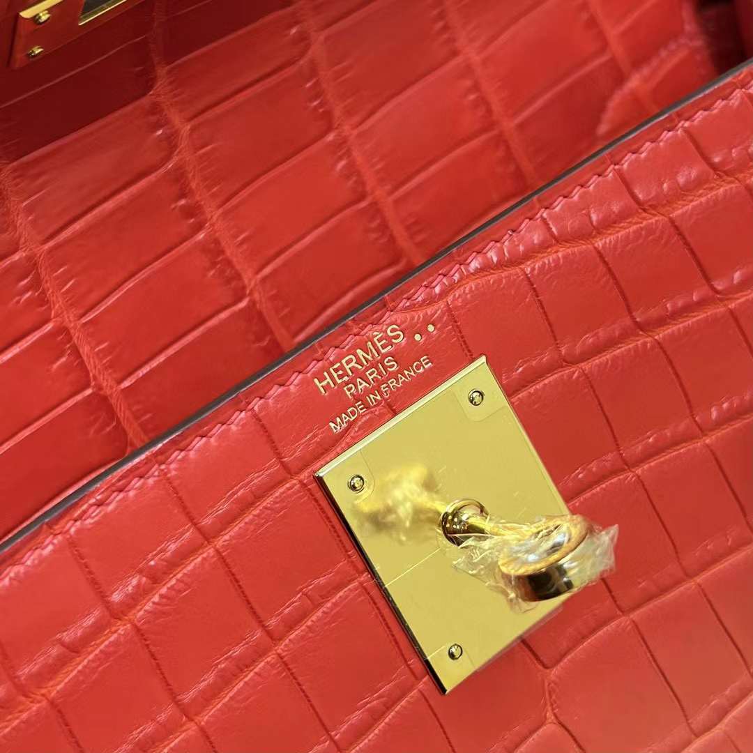 Hermès（爱马仕）Kelly 凯莉包 雾面尼罗鳄鱼 Matte Nilo Crocodile 9T 火焰橙 金扣 28cm 全手工蜡线缝制 Ghw