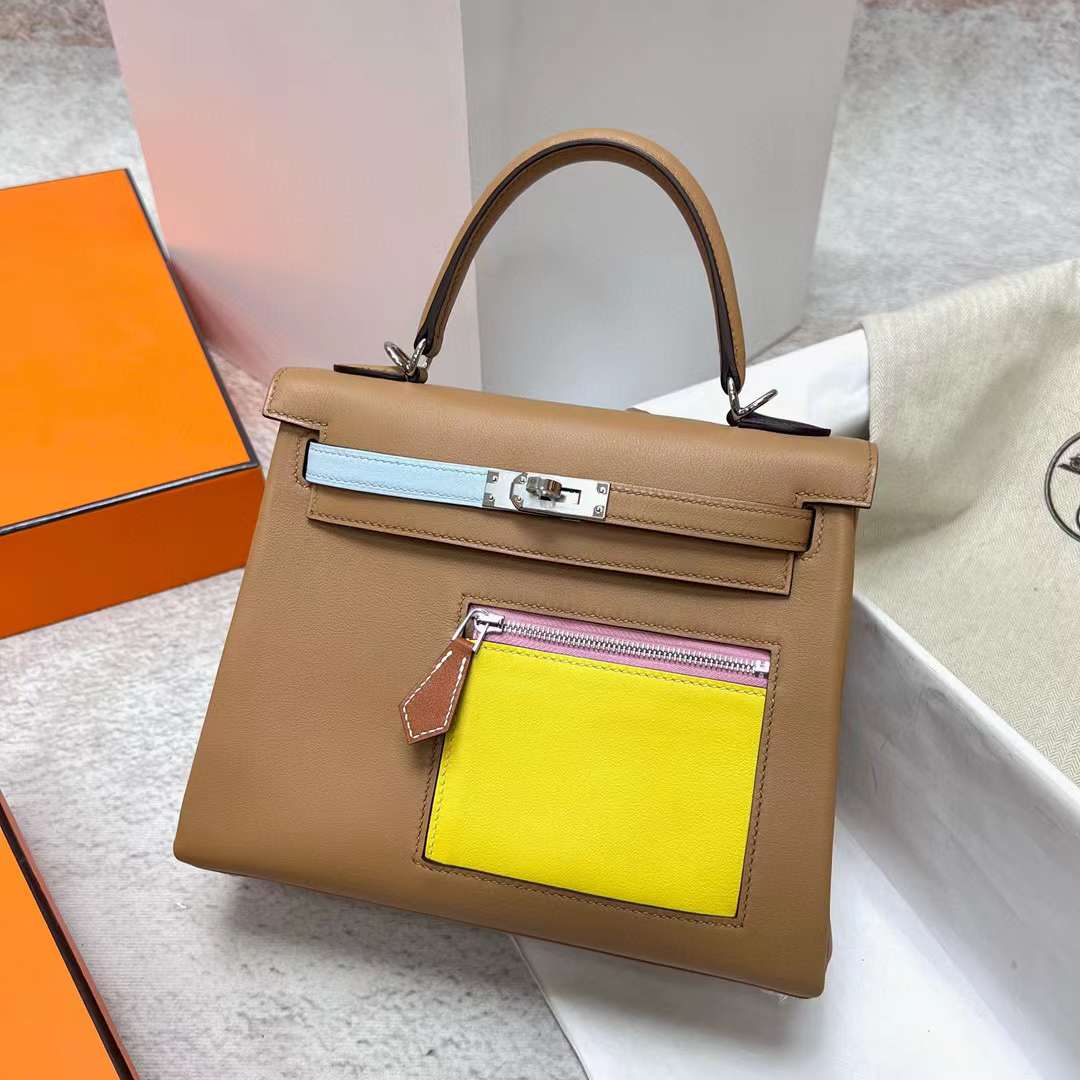 Hermès（爱马仕）Kelly 凯莉包 Colormatic Swift 口袋包 0M 奶茶色 银扣 25cm 全手工蜡线缝制 Phw