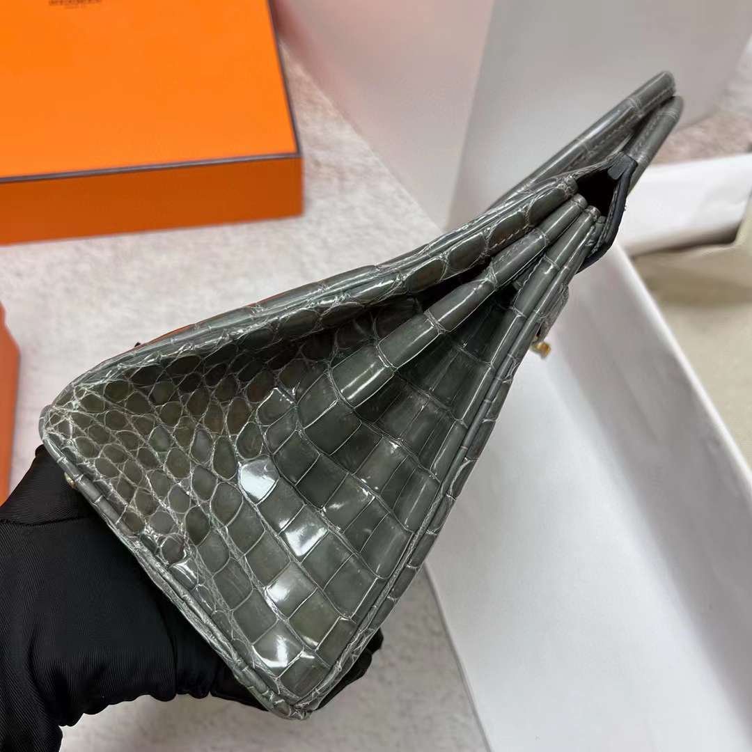 Hermès（爱马仕）Birkin 铂金包 亮面尼罗鳄鱼 Shiny Nilo Crocodile 8F 锡器灰 金扣 25cm 全手工蜡线缝制 Ghw