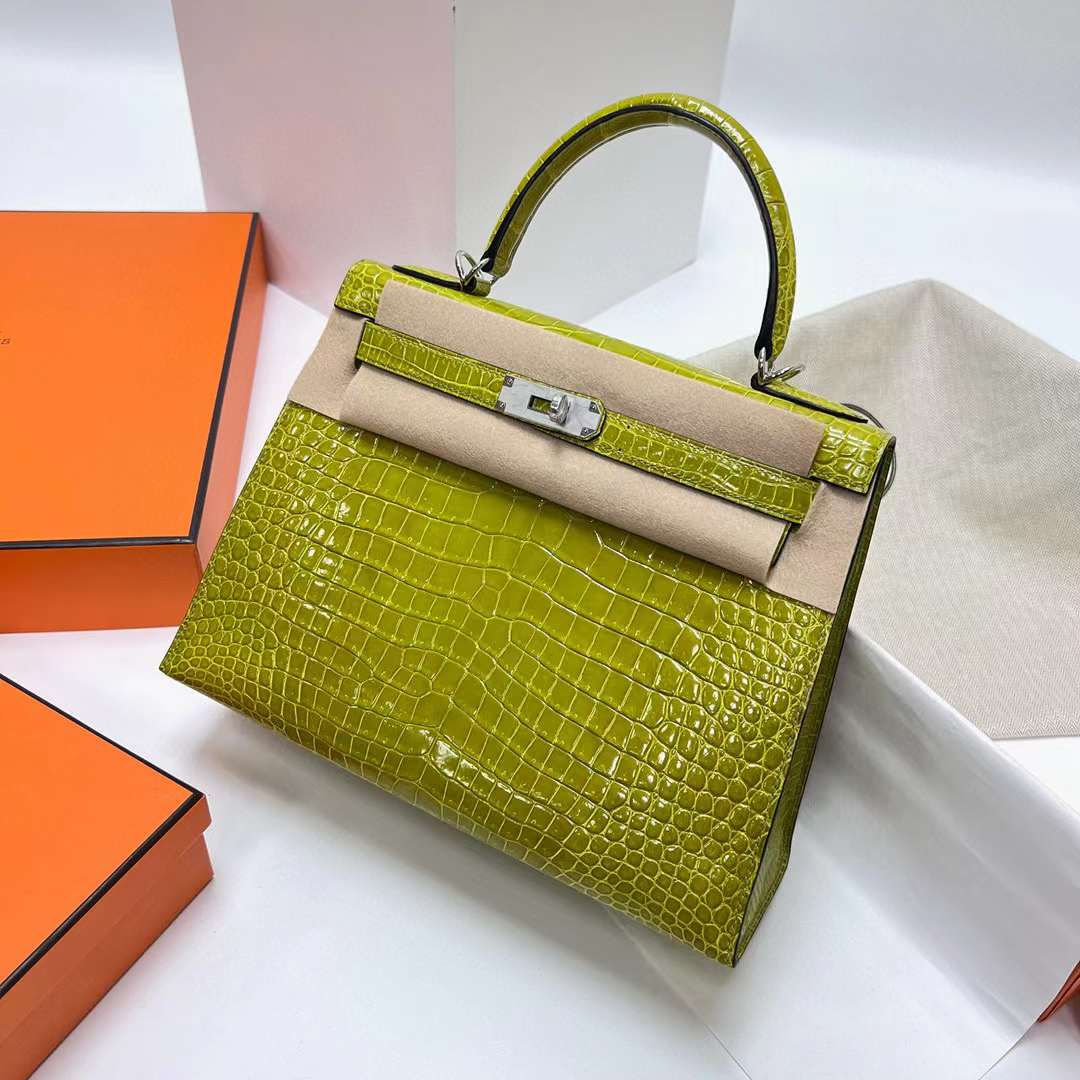 Hermès（爱马仕）Kelly 凯莉包 亮面倒v澳洲湾鳄 Shiny Porosus Crocodile 6W 奇异果绿 银扣 28cm 全手工蜡线缝制 Phw