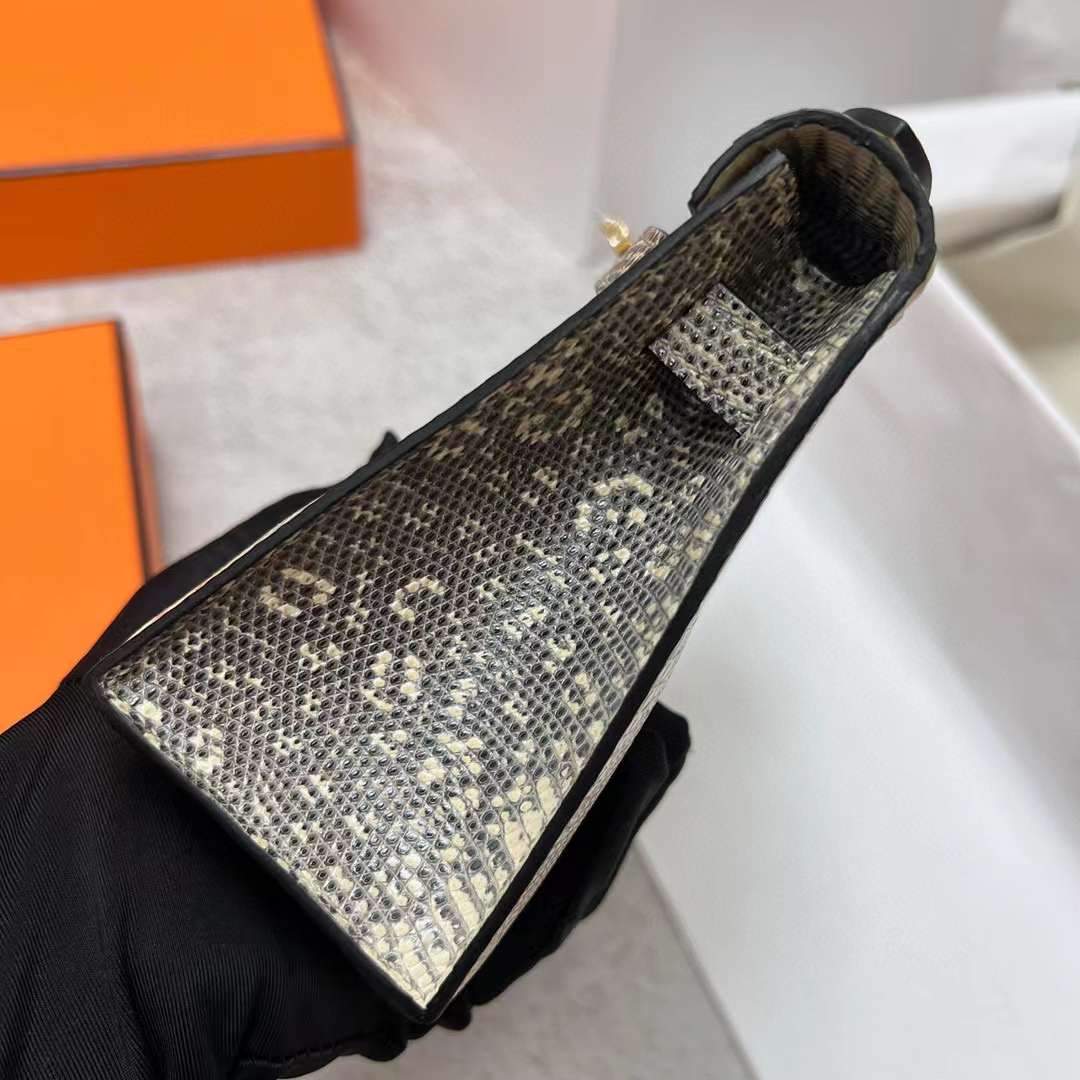 Hermès（爱马仕）Mini Kelly Pochette Lizard 进口蜥蜴皮 01 自然色 金扣 22cm 全手工蜡线缝制 Ghw
