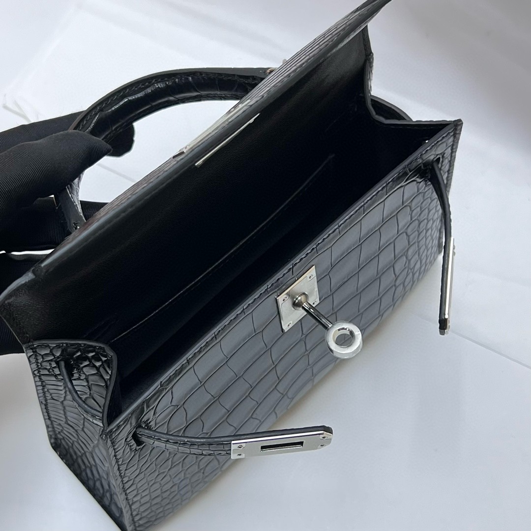 Hermès（爱马仕）Kelly 凯莉包 Crocodile shiny 亮面尼罗鳄鱼皮 7T 电光蓝 金扣 GHW 28cm 顶级手缝