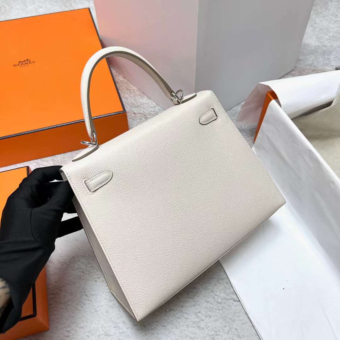 Hermès（爱马仕）Kelly 凯莉包 Epsom Ck10 奶昔白 银扣 25cm 全手工蜡线缝制 Phw