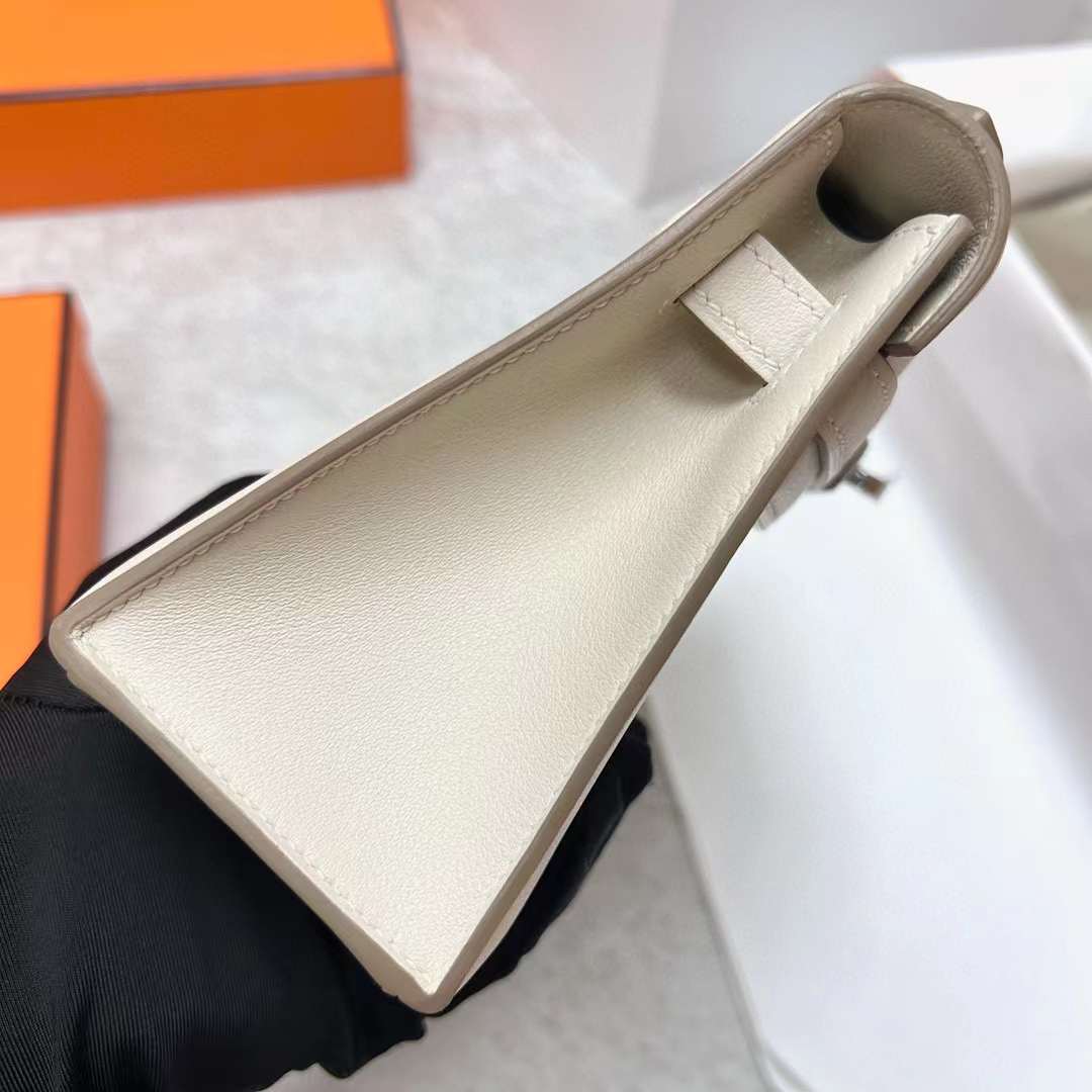 Hermès（爱马仕）Mini Kelly Pochette Swift Ck10 奶昔白 银扣 22cm 全手工蜡线缝制 Phw