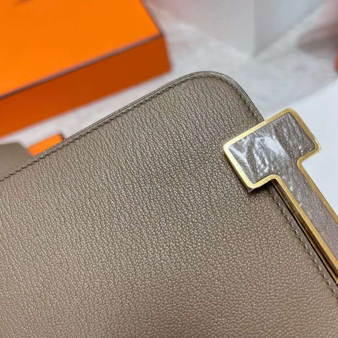 Hermès（爱马仕）Geta 木屐包 Chevre 进口山羊皮 Ck18 大象灰 金扣 20cm 全手工蜡线缝制 Ghw