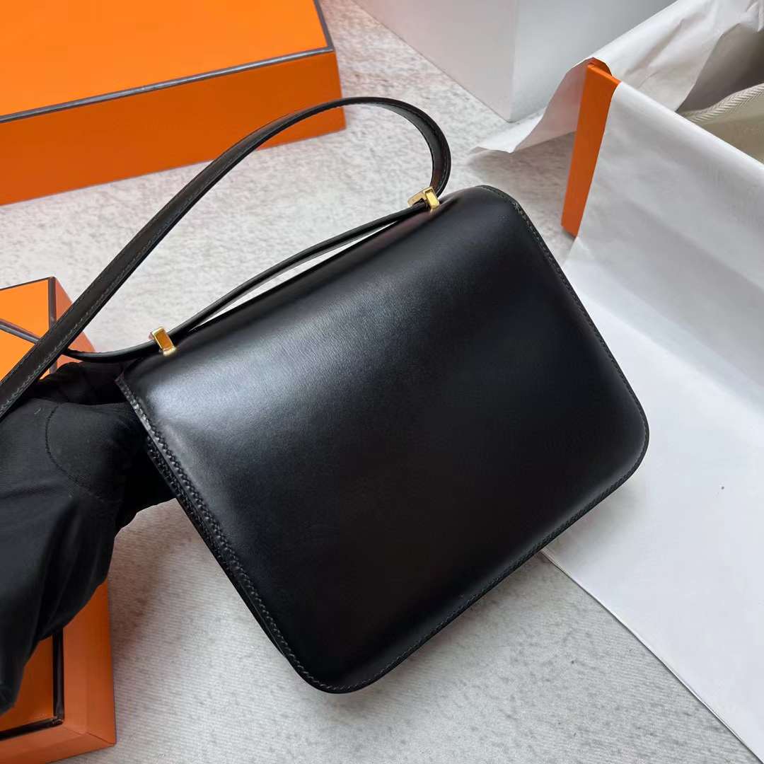 Hermès（爱马仕）Constance 空姐包 Boxcalf Ck89 黑色 珐琅扣 19cm 全手工蜡线缝制 Ghw