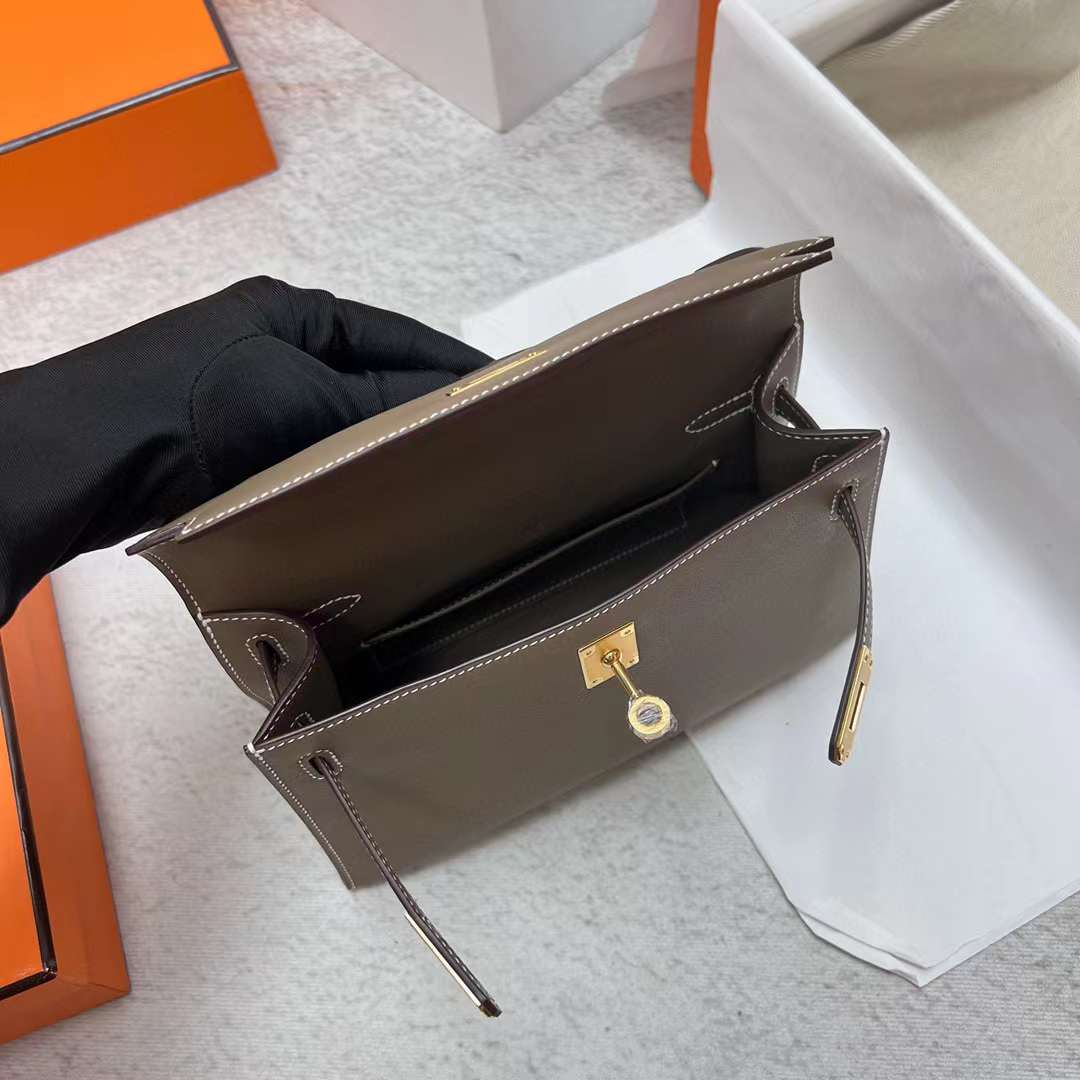 Hermès（爱马仕）Mini Kelly Pochette Swift Ck18 大象灰 金扣 22cm 全手工蜡线缝制 Ghw