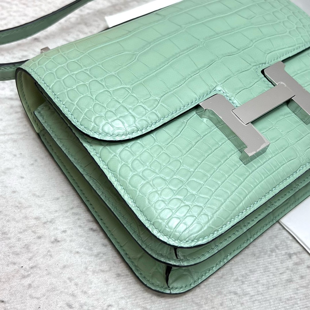 Hermès（爱马仕）Constance 空姐包 Alligator matt 雾面鳄鱼皮 6U 薄荷绿 银扣 PHW 18cm 顶级手缝