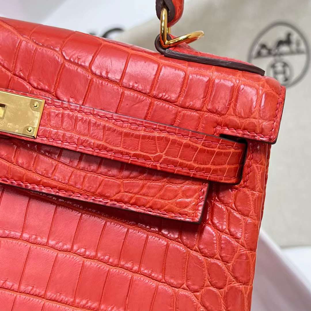 Hermès（爱马仕）Kelly 凯莉包 雾面尼罗鳄鱼 Matte Nilo Crocodile 9T 火焰橙 金扣 28cm 全手工蜡线缝制 Ghw