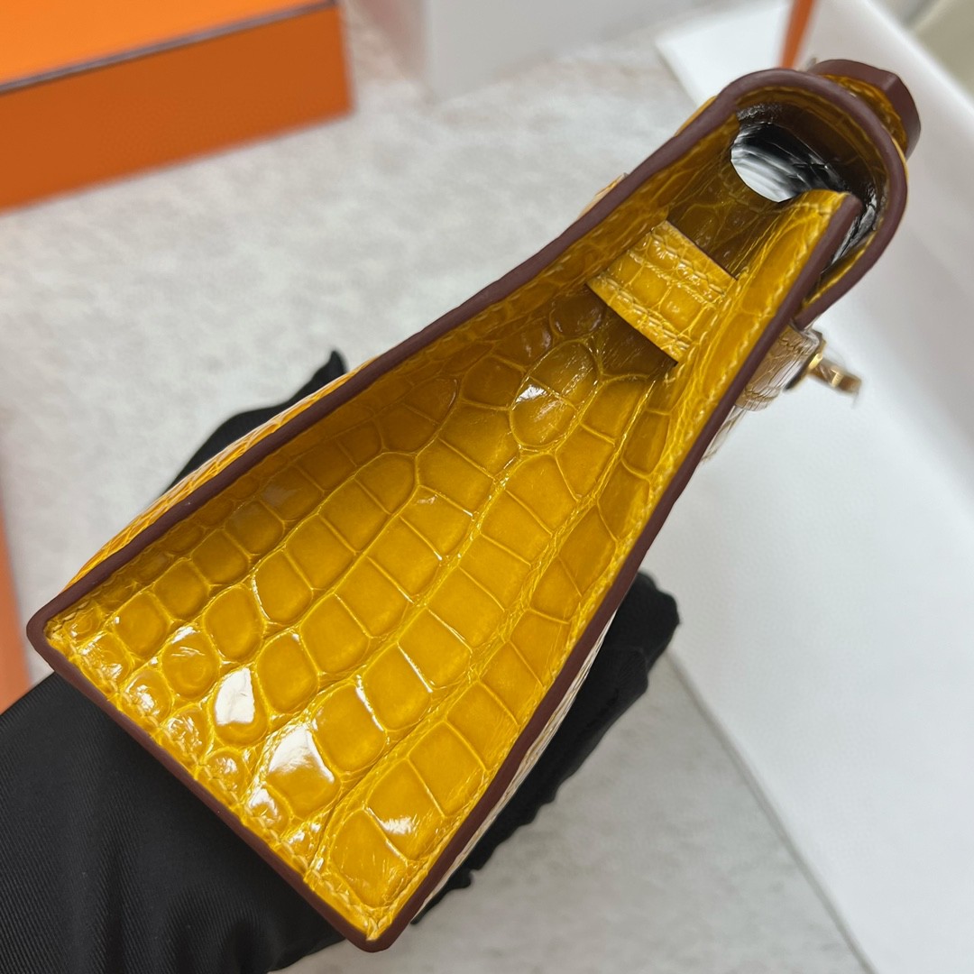 Hermès（爱马仕）Mini pochette Alligator shiny 亮面鳄鱼皮 9D 琥珀黄 Ambre 金扣 GHW 22cm 手拿包 晚宴包