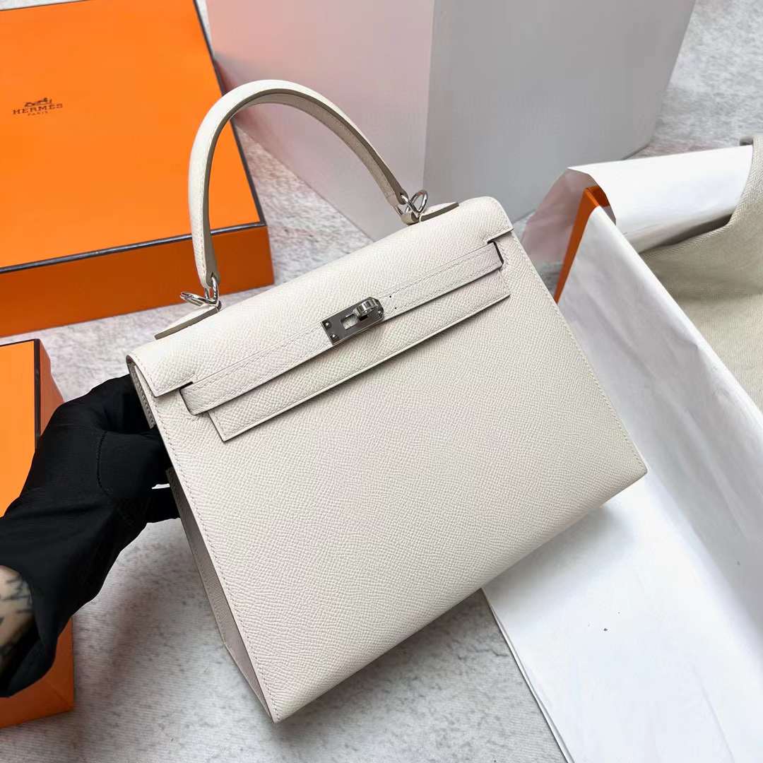 Hermès（爱马仕）Kelly 凯莉包 Epsom Ck10 奶昔白 银扣 25cm 全手工蜡线缝制 Phw