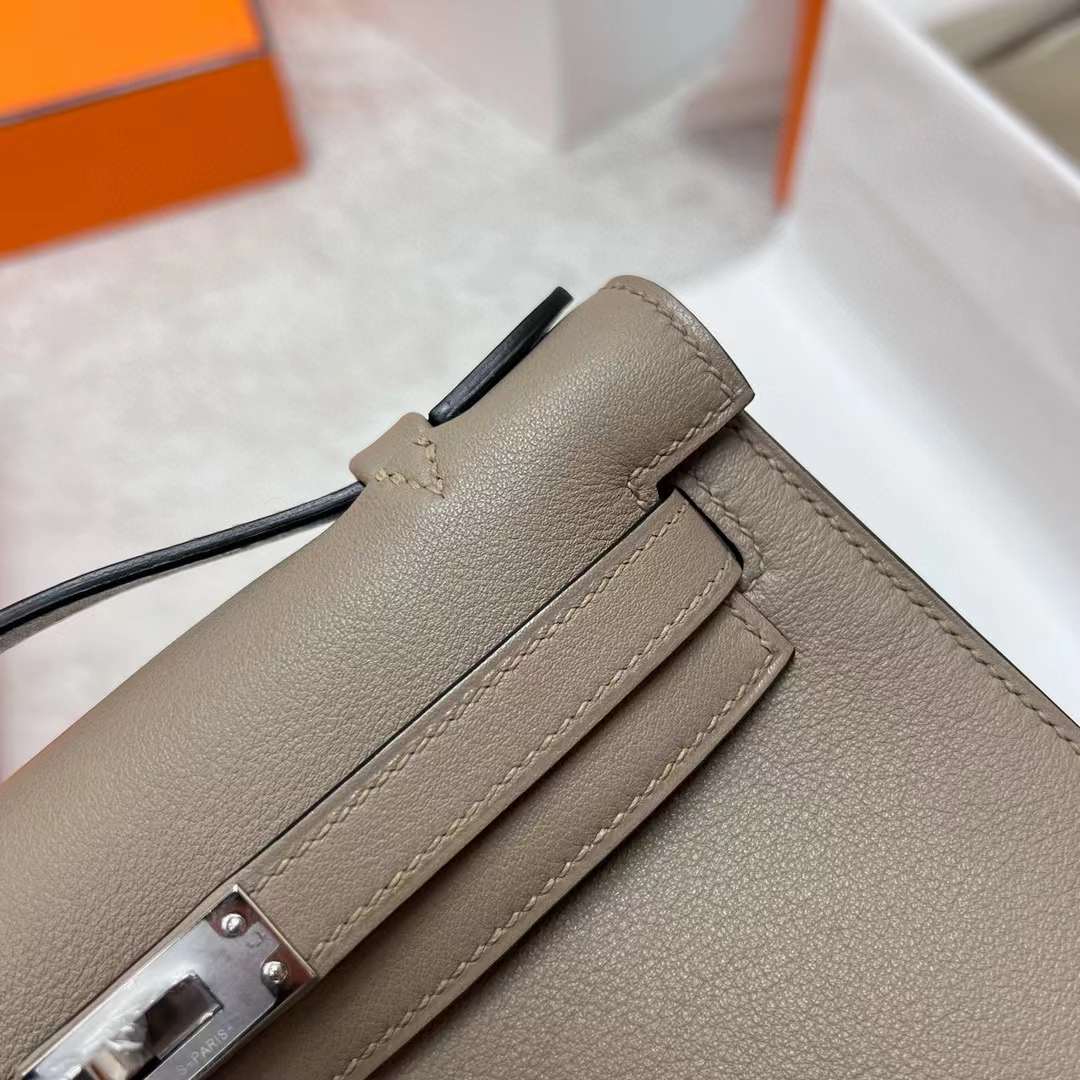 Hermès（爱马仕）Mini Kelly Pochette Swift M8 沥青灰 银扣 22cm 全手工蜡线缝制 Phw