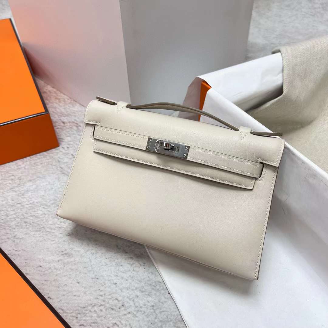 Hermès（爱马仕）Mini Kelly Pochette Swift Ck10 奶昔白 银扣 22cm 全手工蜡线缝制 Phw