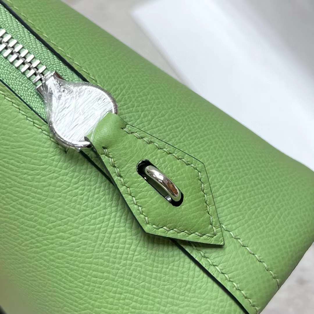 Hermès（爱马仕）Bolide 保龄球包 Epsom i3 牛油果绿 银扣 25cm 全手工蜡线缝制 Phw