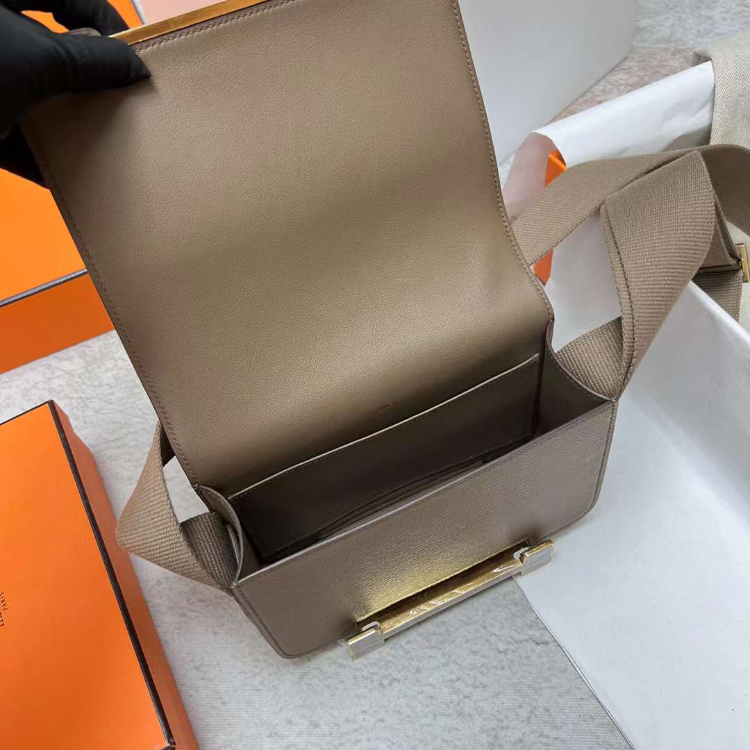 Hermès（爱马仕）Geta 木屐包 Chevre 进口山羊皮 Ck18 大象灰 金扣 20cm 全手工蜡线缝制 Ghw