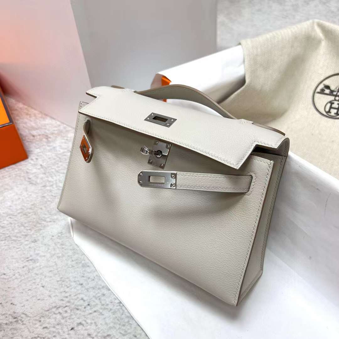 Hermès（爱马仕）Mini Kelly Pochette Swift Ck80 珍珠灰 银扣 22cm 全手工蜡线缝制 Phw