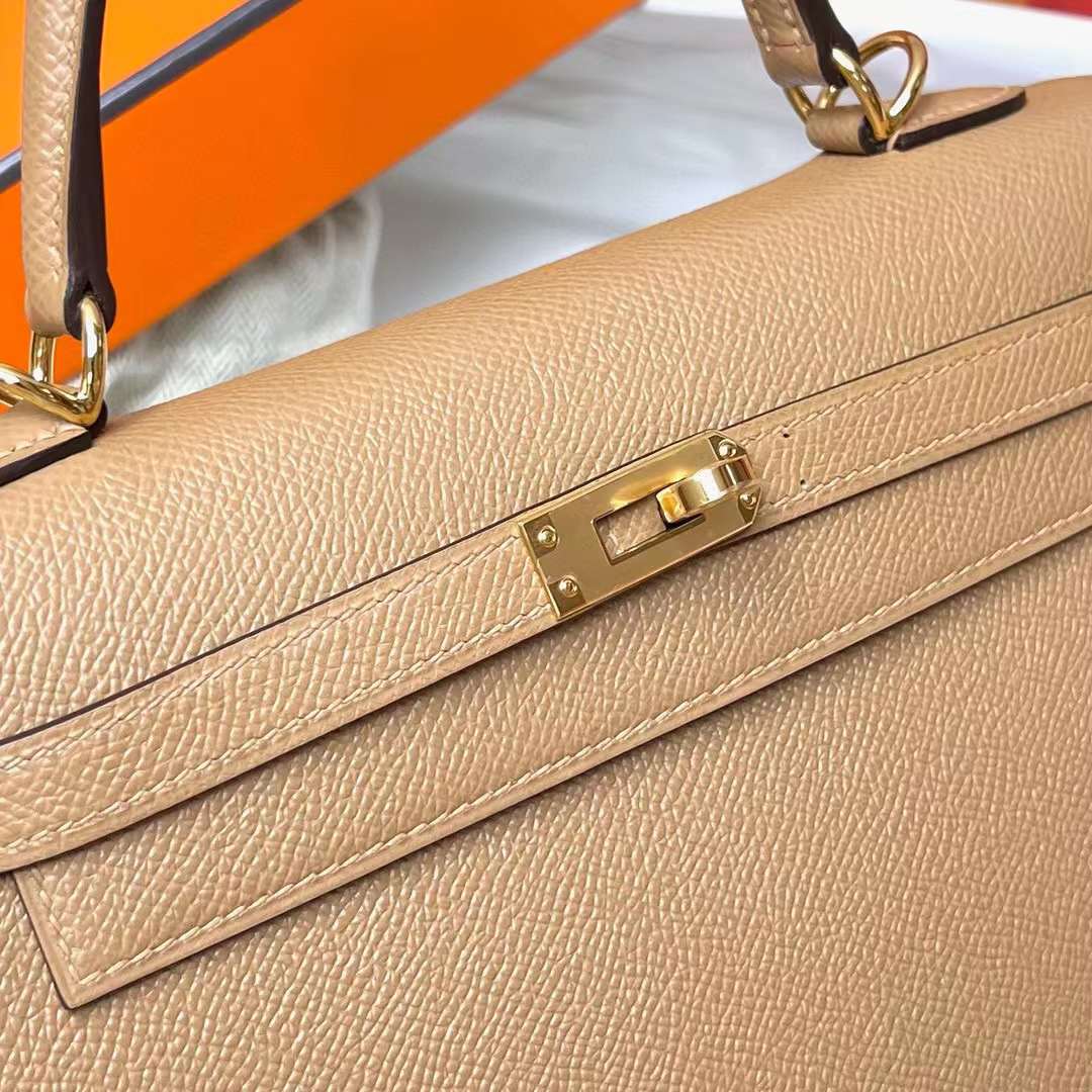 Hermès（爱马仕）Kelly 凯莉包 Epsom 0M 奶茶色 金扣 25cm 全手工蜡线缝制 Ghw