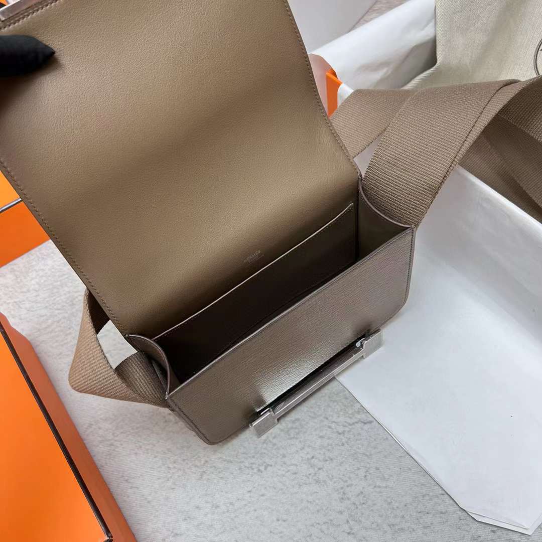 Hermès（爱马仕）Geta 木屐包 Chevre 进口山羊皮 Ck18 大象灰 银扣 20cm 全手工蜡线缝制 Ghw