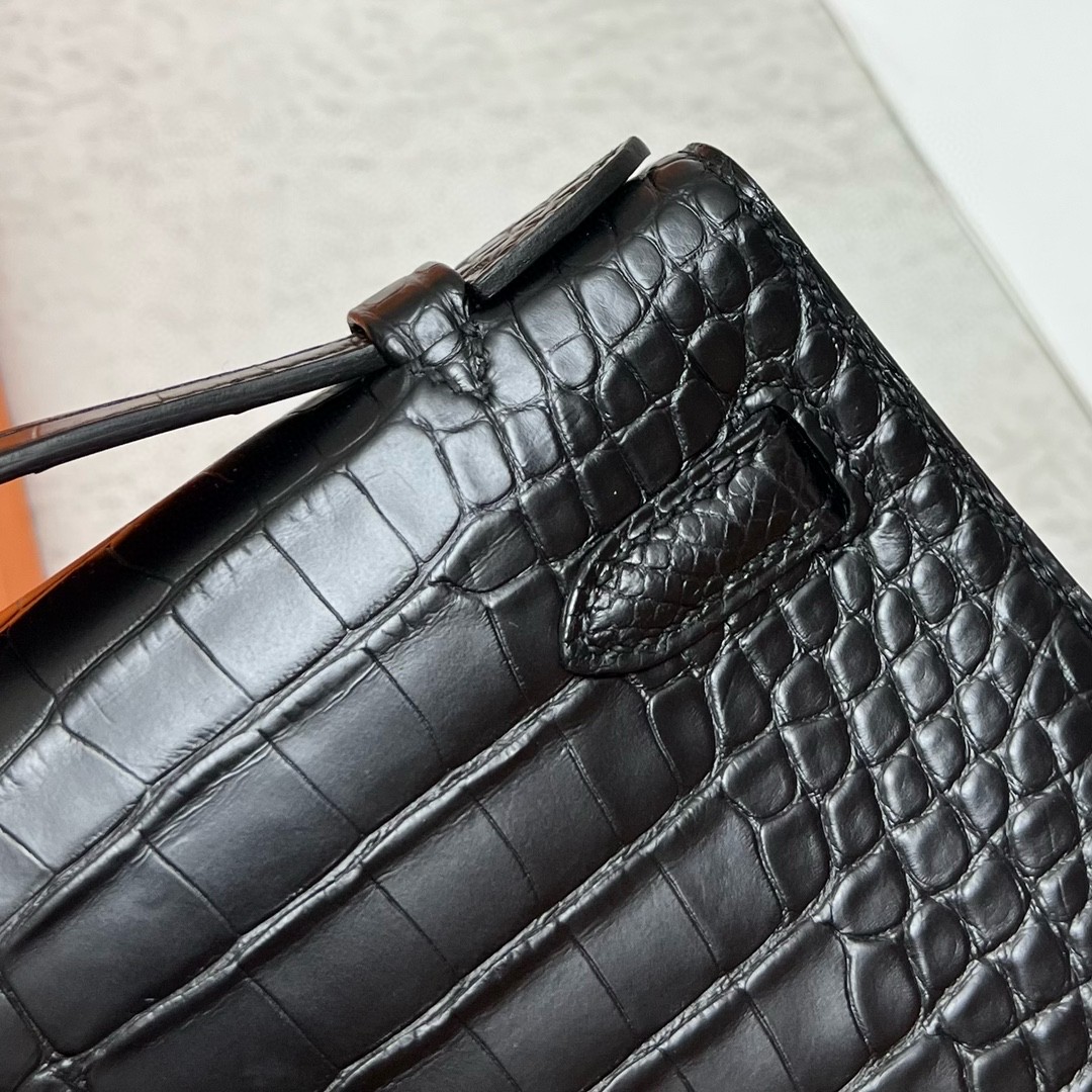 Hermès（爱马仕）Mini pochette Alligator matt 雾面鳄鱼皮 ck89 黑色 Noir 金扣 GHW 22cm 手拿包