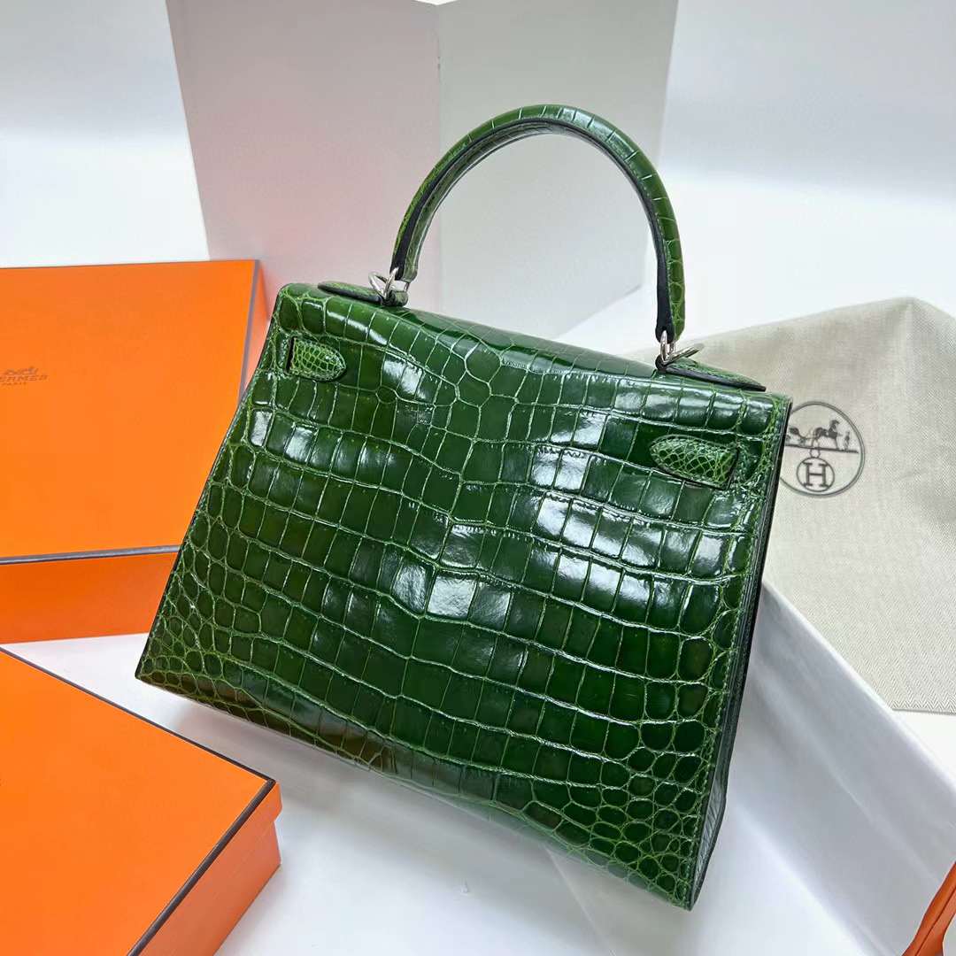 Hermès（爱马仕）Kelly 凯莉包 亮面尼罗鳄鱼皮 Shiny Nilo Crocodile 丛林绿 银扣 28cm 全手工蜡线缝制 Phw