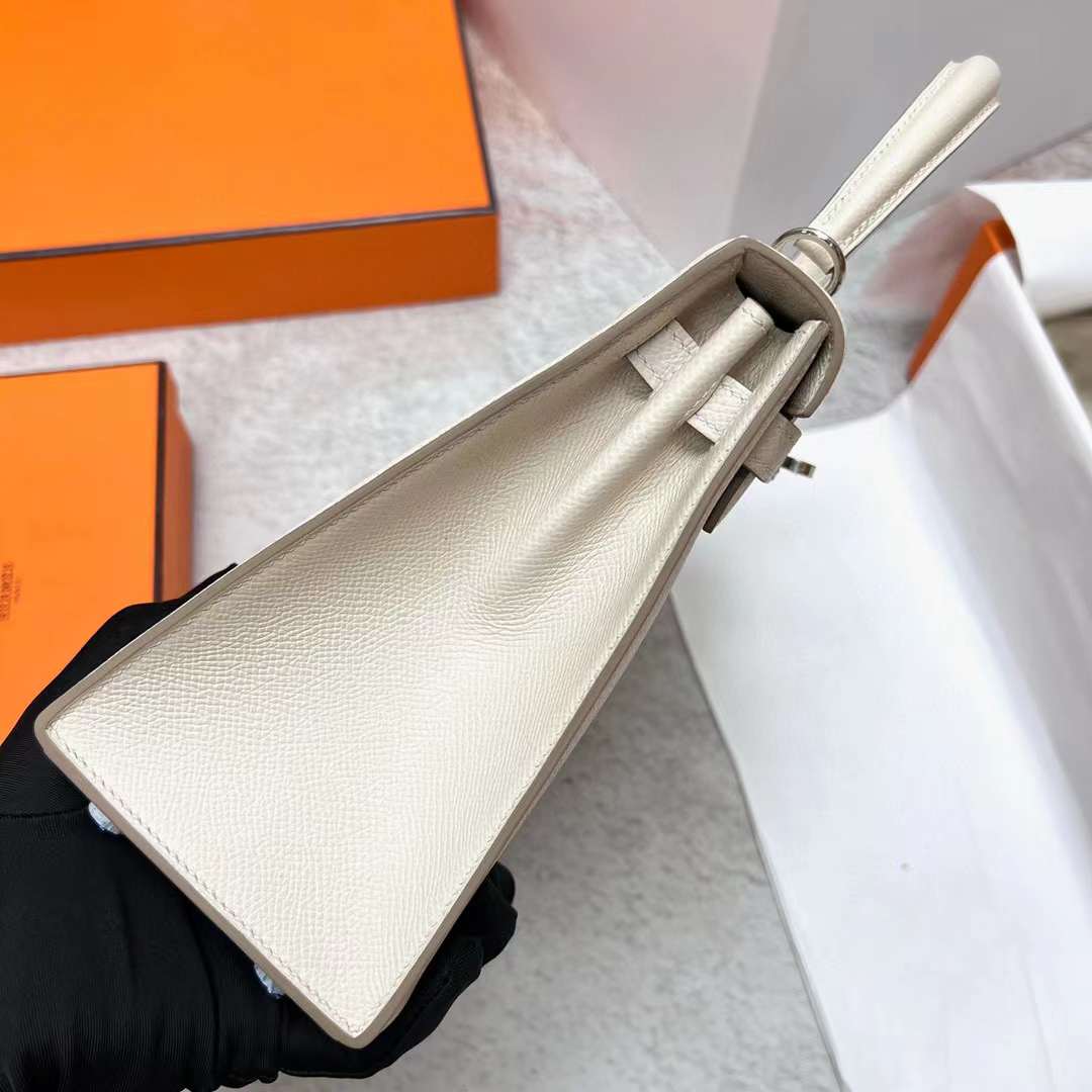 Hermès（爱马仕）Kelly 凯莉包 Epsom Ck10 奶昔白 银扣 25cm 全手工蜡线缝制 Phw