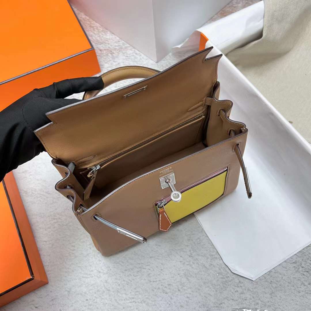 Hermès（爱马仕）Kelly 凯莉包 Colormatic Swift 口袋包 0M 奶茶色 银扣 25cm 全手工蜡线缝制 Phw