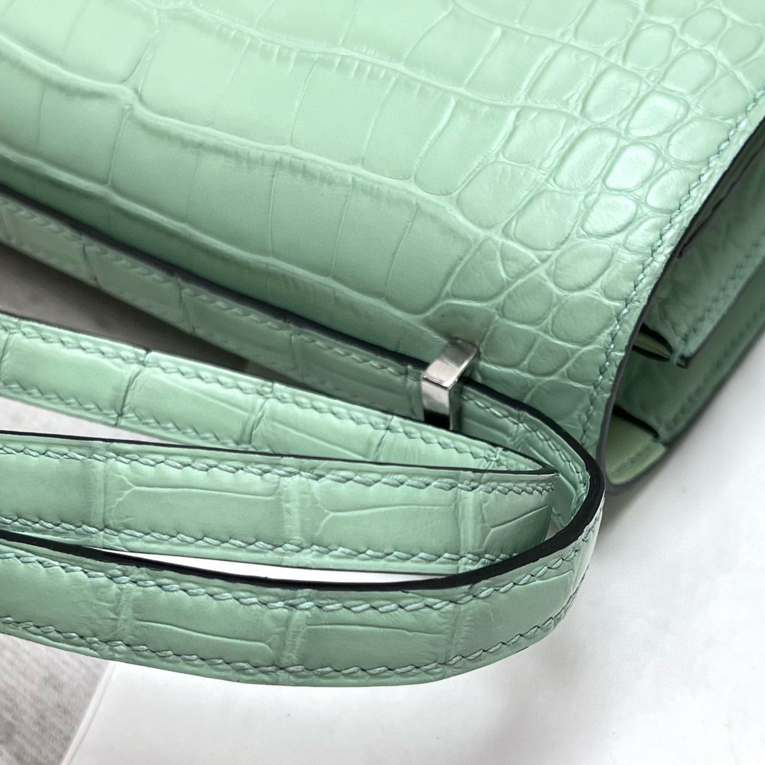Hermès（爱马仕）Constance 空姐包 Alligator matt 雾面鳄鱼皮 6U 薄荷绿 银扣 PHW 18cm 顶级手缝