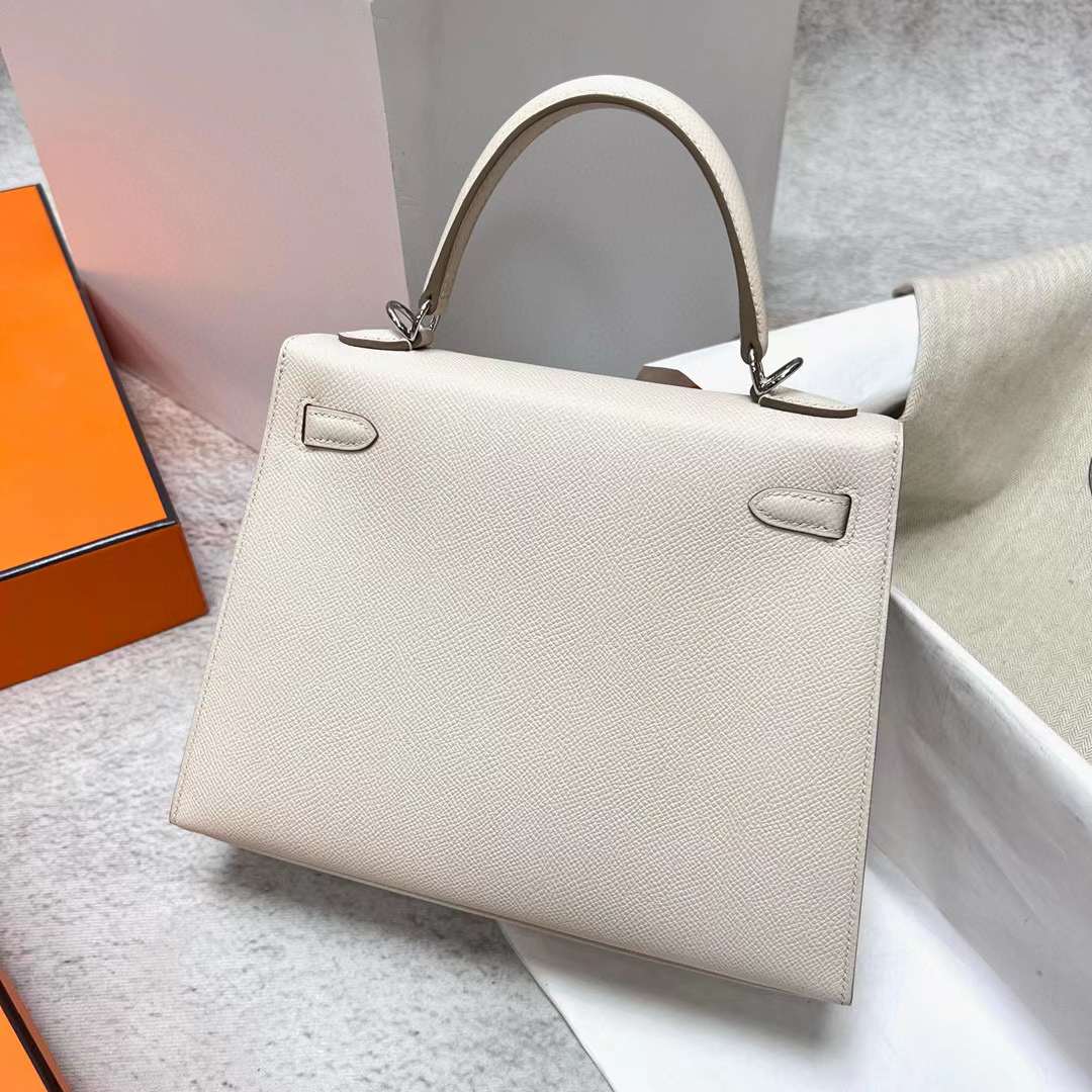 Hermès（爱马仕）Kelly 凯莉包 Epsom Ck10 奶昔白 银扣 25cm 全手工蜡线缝制 Phw