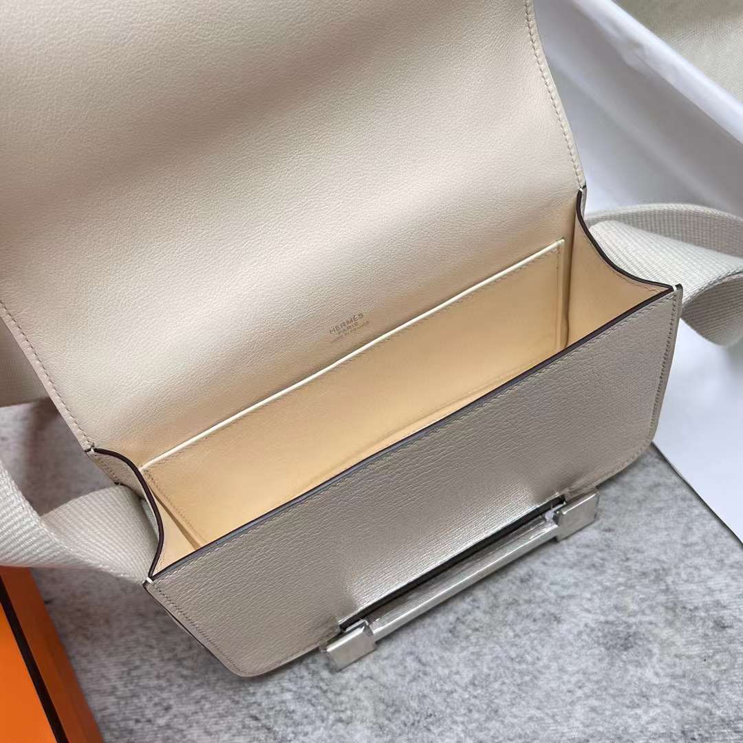 Hermès（爱马仕）Geta 木屐包 Chevre 进口山羊皮 I2 奶油白 银扣 20cm 全手工蜡线缝制 Phw