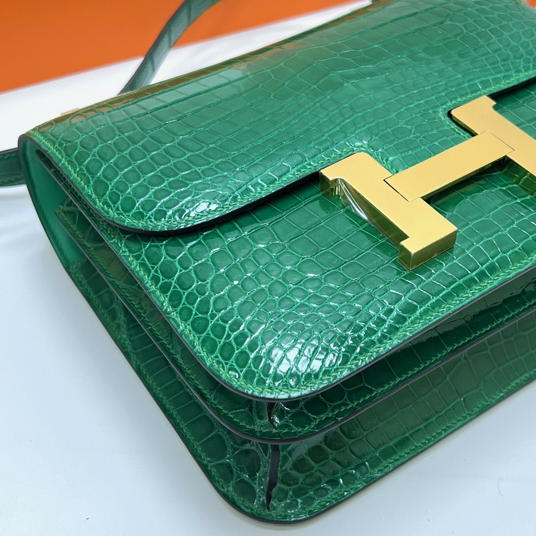 Hermès（爱马仕）Constance 空姐包 Crocodile shiny 亮面鳄鱼皮 仙人掌绿 金扣 GHW 24cm 顶级手缝